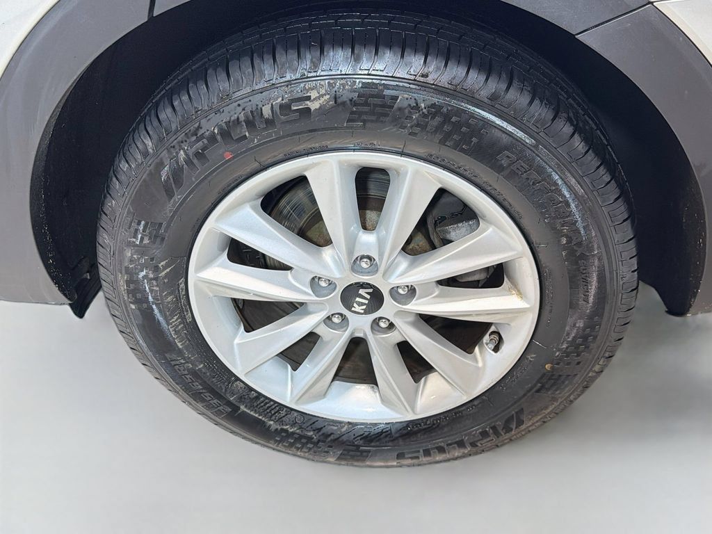 Used 2020 Kia Sorento AWD V6 image 25