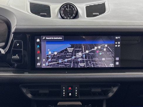 Certified 2025 Porsche Cayenne Turbo AWD/4WD image 15