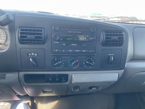 Used 2006 Ford F350 Lariat image 12