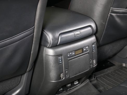 Used 2018 Nissan Armada Platinum image 32