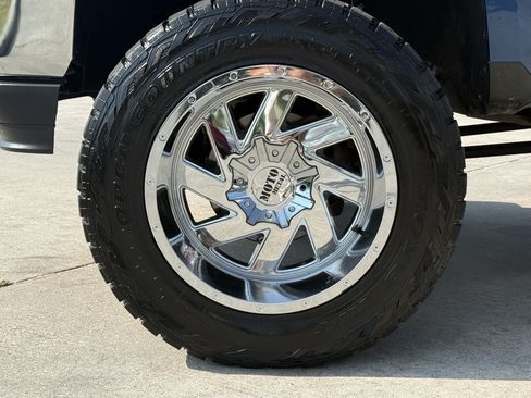 Used 2017 Chevrolet Silverado 1500 LT w/ Texas Edition AWD/4WD image 12