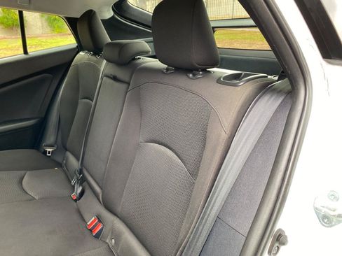 Used 2022 Toyota Prius LE FWD image 30