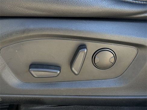 Used 2020 Ford Explorer XLT w/ Equipment Group 202A image 27