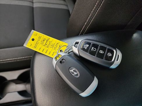 Used 2024 Hyundai Venue SEL FWD image 41