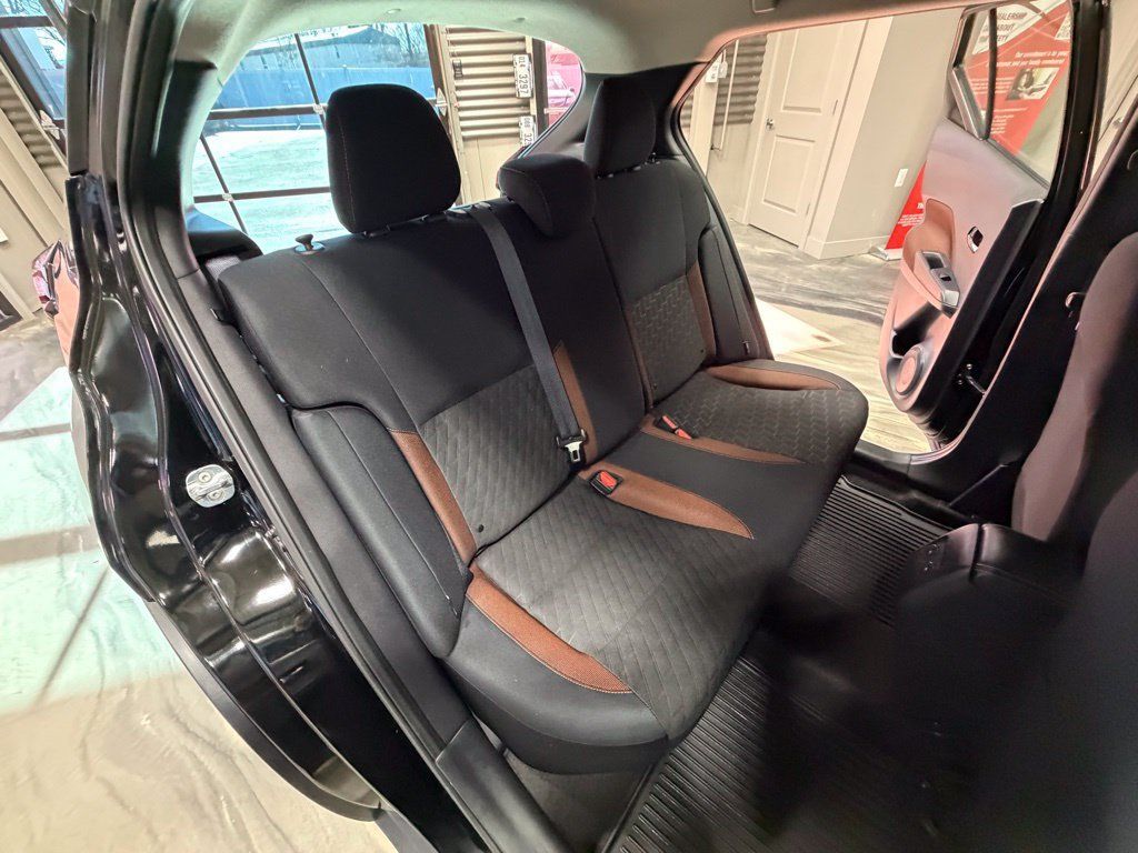 Used 2023 Nissan Kicks SR FWD image 6