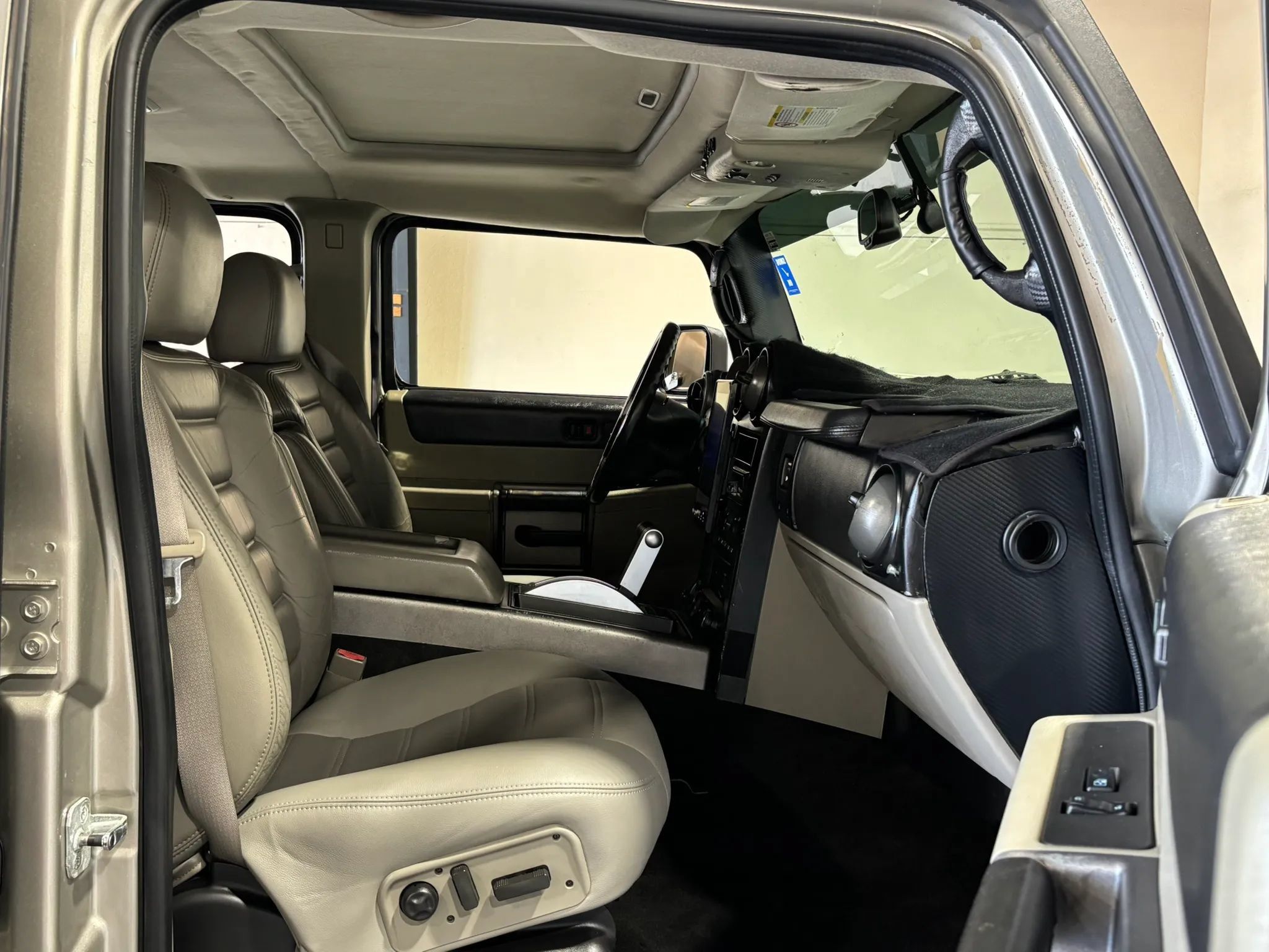 Used 2003 HUMMER H2 w/ Preferred Equipment Group AWD/4WD image 13