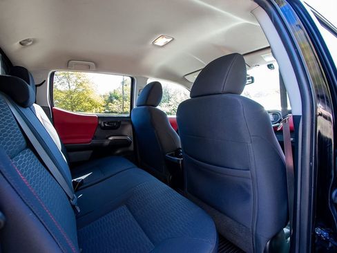 Used 2016 Toyota Tacoma SR5 image 21