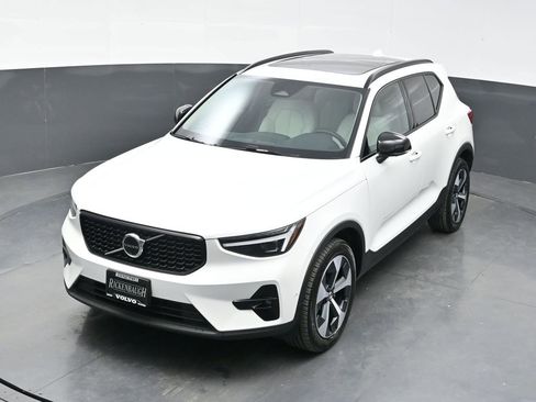 New 2026 Volvo XC40 B5 Plus w/ Protection Package Premier image 25
