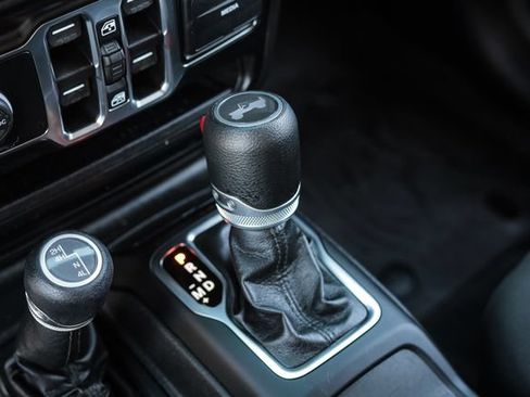 Used 2022 Jeep Wrangler Unlimited Sport AWD/4WD image 55