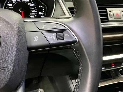 Used 2023 Audi Q5 2.0T Premium w/ Convenience Package image 21