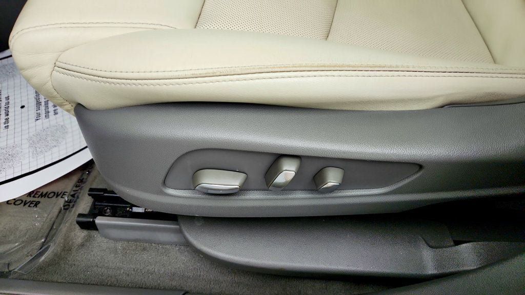 Used 2018 Cadillac XT5 Premium Luxury FWD image 12
