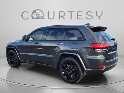 Used 2019 Jeep Grand Cherokee Altitude RWD image 5
