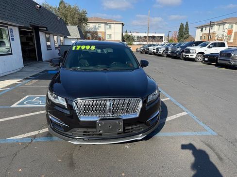 Used 2019 Lincoln MKC Select w/ Select Plus Package image 2