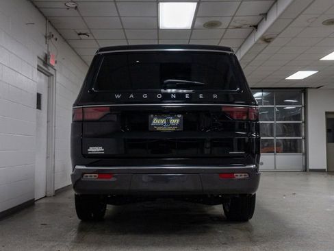 Used 2022 Jeep Wagoneer Series II w/ Premium Group I image 4