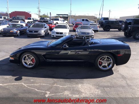 Used 2004 Chevrolet Corvette Convertible w/ Preferred Equipment Group image 10