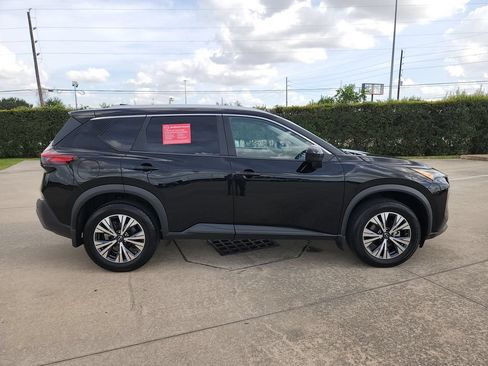 Certified 2023 Nissan Rogue SV w/ SV Premium B Package FWD image 4
