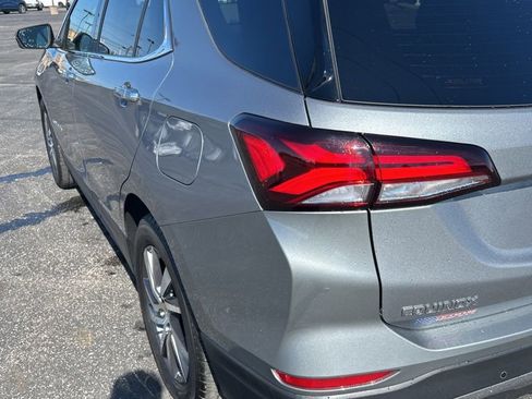 Used 2023 Chevrolet Equinox Premier image 7