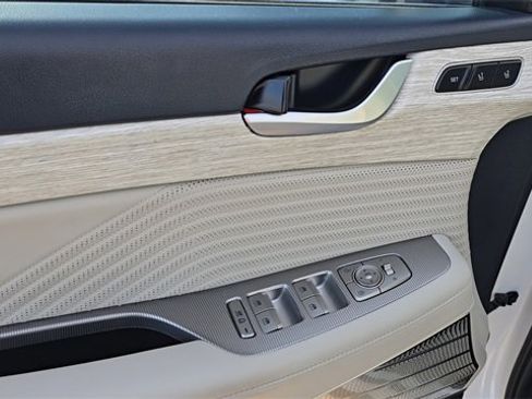 Used 2024 Hyundai Palisade Calligraphy image 11