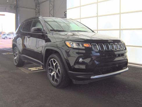 Used 2025 Jeep Compass Limited AWD/4WD image 6