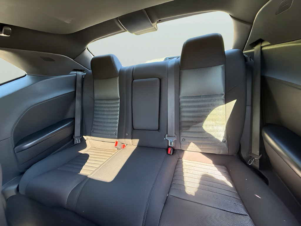 Used 2014 Dodge Challenger SXT RWD image 11