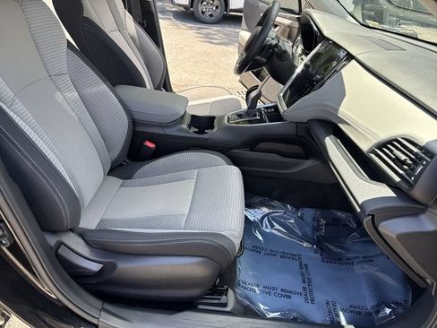 Used 2023 Subaru Outback Premium AWD/4WD image 10