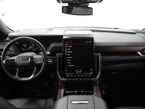 Used 2025 GMC Yukon Denali AWD/4WD image 16
