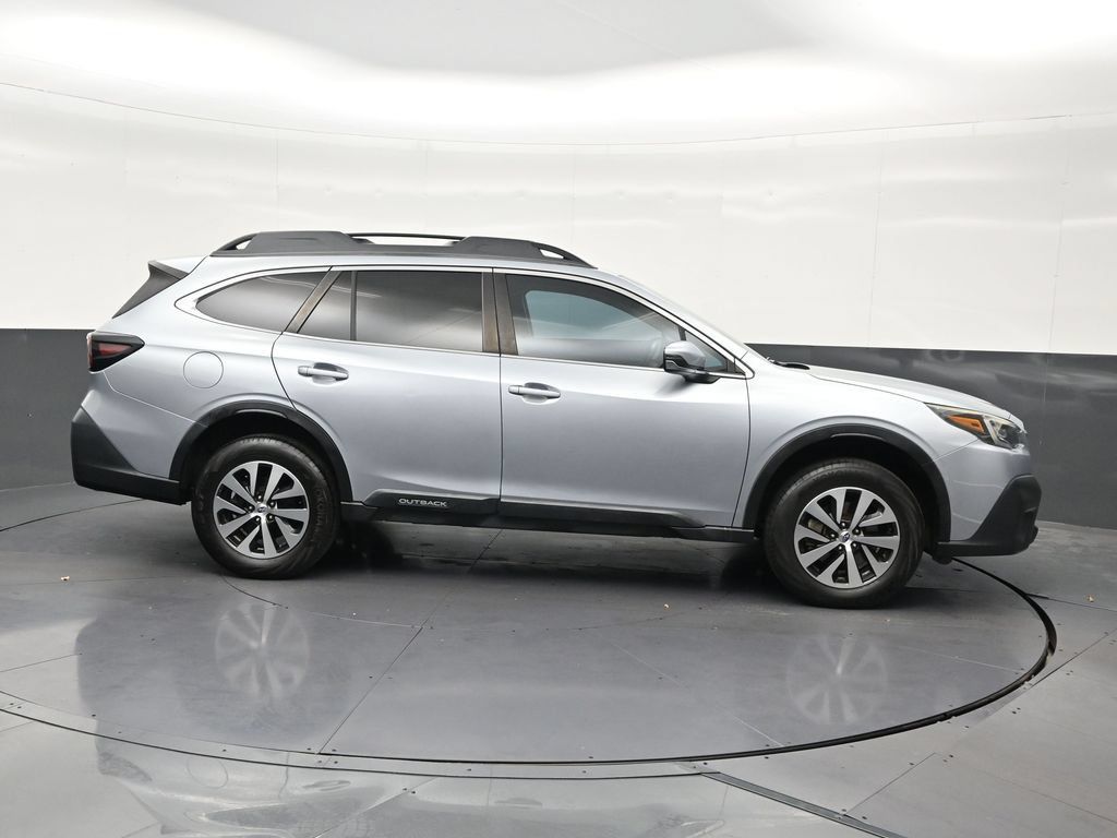 Used 2022 Subaru Outback Premium AWD/4WD image 7