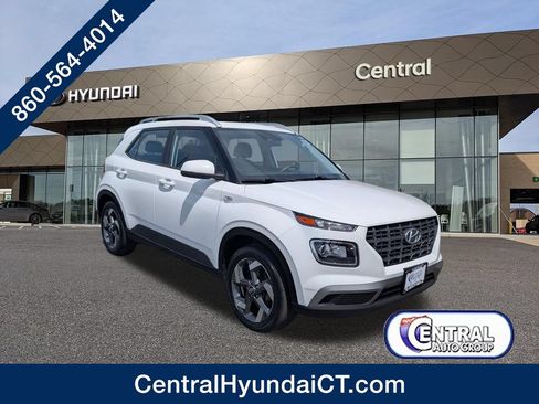 Certified 2024 Hyundai Venue SEL FWD image 1