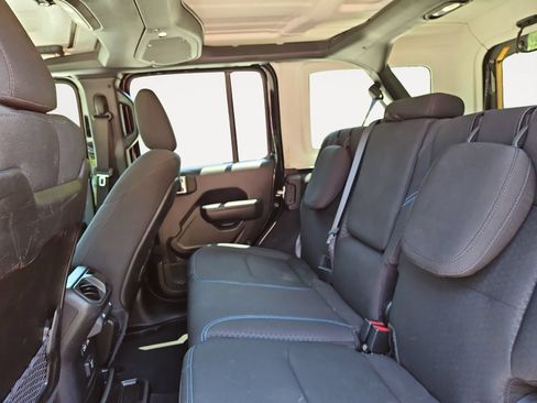Used 2024 Jeep Wrangler Unlimited Rubicon 4xe AWD/4WD image 13