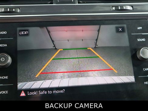 Used 2022 Volkswagen Tiguan SE R-Line image 17