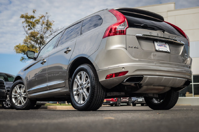 Used 2015 Volvo XC60 T5 AWD/4WD image 2