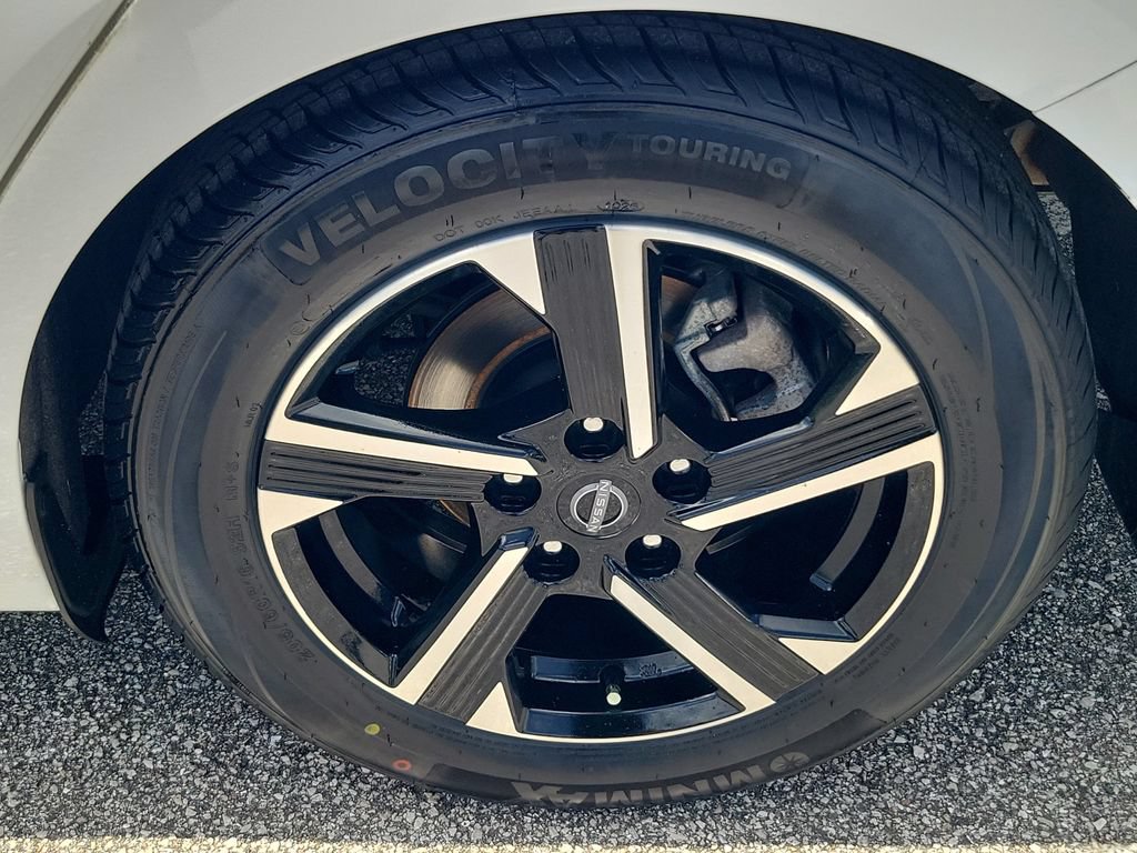Certified 2024 Nissan Sentra SV FWD image 8