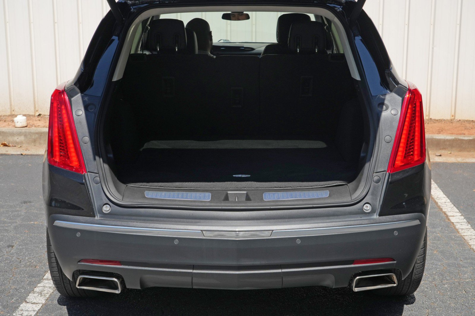 Used 2017 Cadillac XT5 Luxury w/ Driver Awareness Package FWD image 9