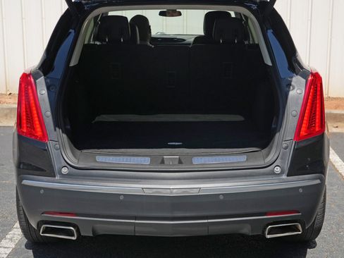 Used 2017 Cadillac XT5 Luxury w/ Driver Awareness Package FWD image 9