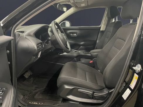 Used 2025 Honda HR-V LX image 9