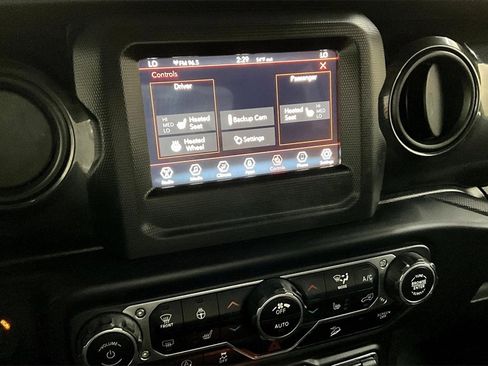 Used 2020 Jeep Wrangler Unlimited Sport image 9