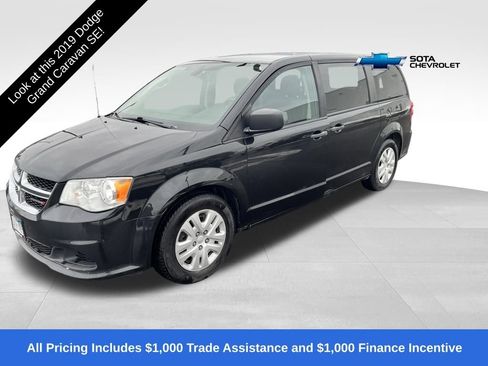 Used 2019 Dodge Grand Caravan SE w/ UConnect Hands-Free Group image 1