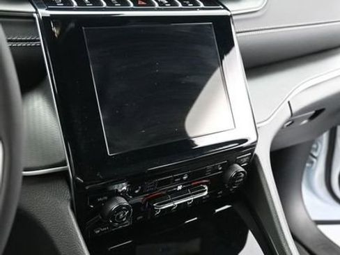 New 2025 Jeep Grand Cherokee Altitude image 19