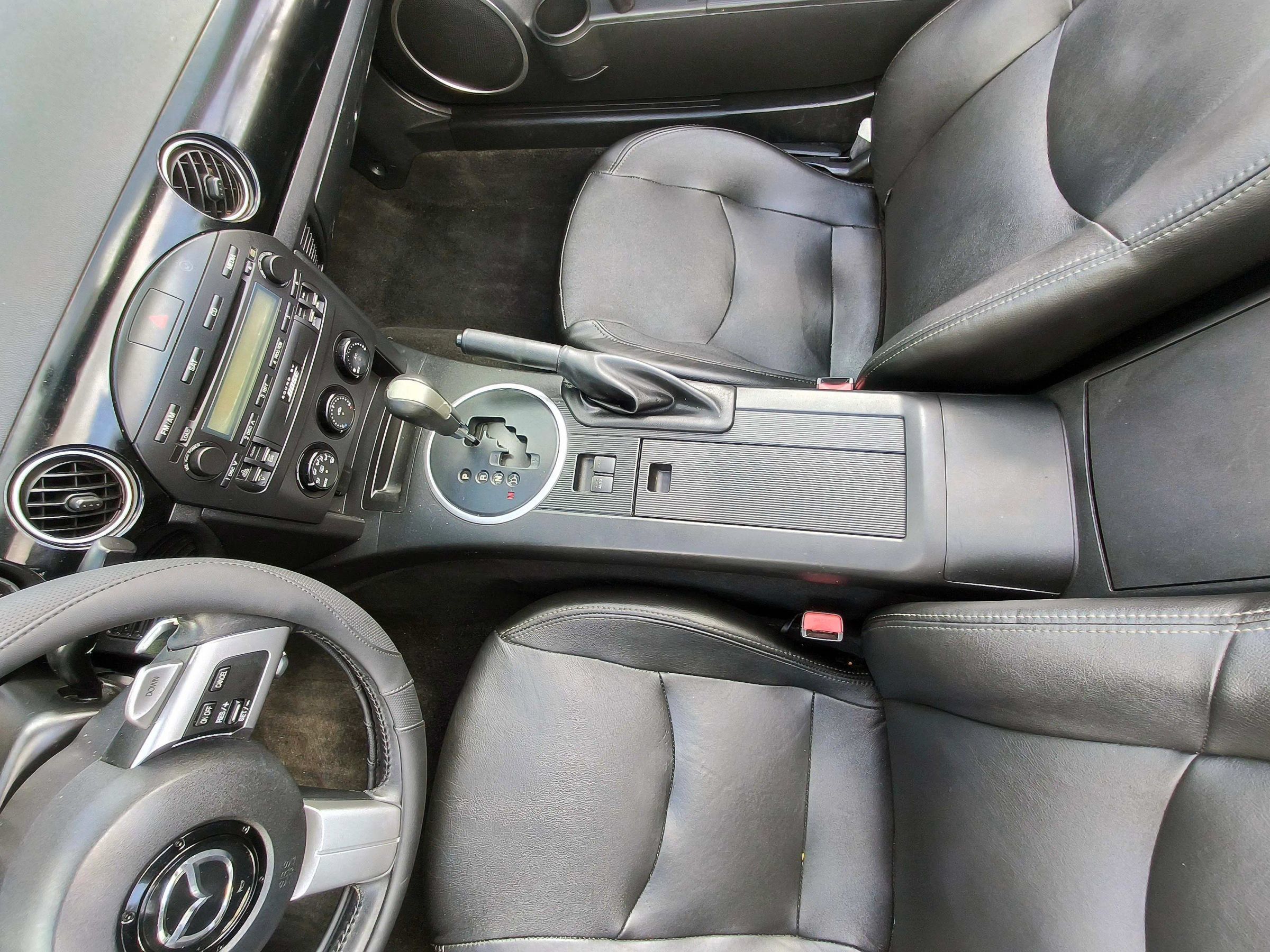 Used 2006 MAZDA MX-5 Miata Grand Touring RWD image 25