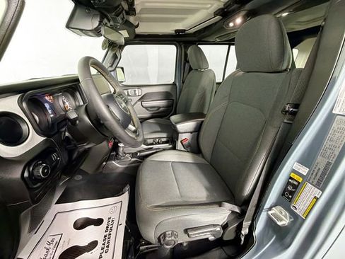 Used 2024 Jeep Wrangler Willys image 19