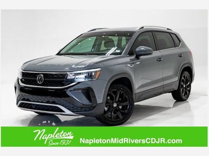 Used 2023 Volkswagen Taos SE w/ Panoramic Sunroof Package