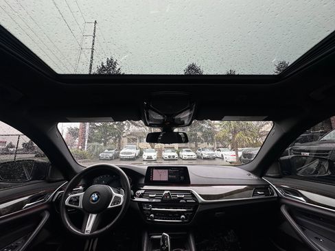 Used 2020 BMW 540i w/ M Sport Package image 8