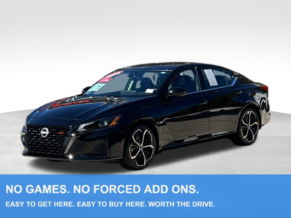 Used 2025 Nissan Altima 2.5 SR w/ SR Premium Package FWD image 1