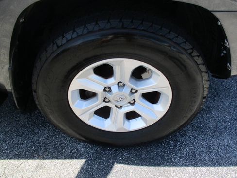 Used 2015 Toyota 4Runner SR5 Premium RWD image 36