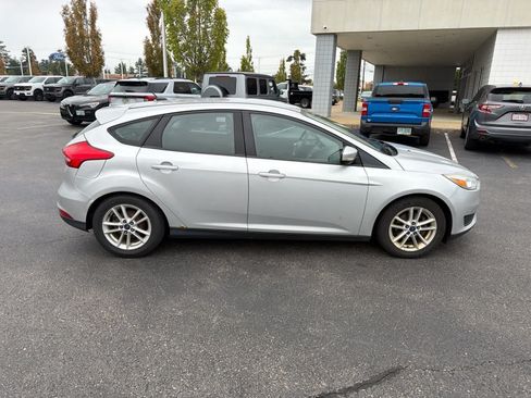 Used 2016 Ford Focus SE FWD image 7