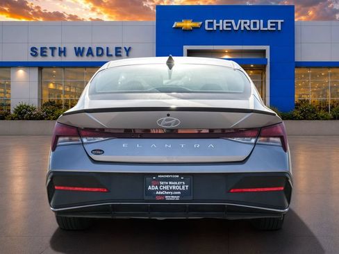 Used 2025 Hyundai Elantra Sport FWD image 6