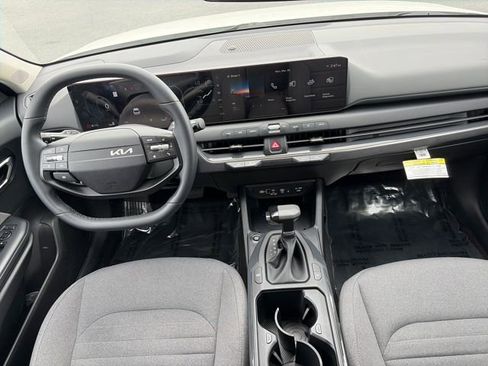 Used 2025 Kia K4 EX FWD image 17