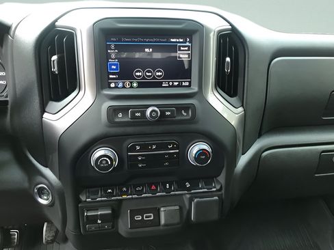 Used 2026 Chevrolet Silverado 1500 Custom Trail Boss w/ LPO, Utility Wall Package AWD/4WD image 17