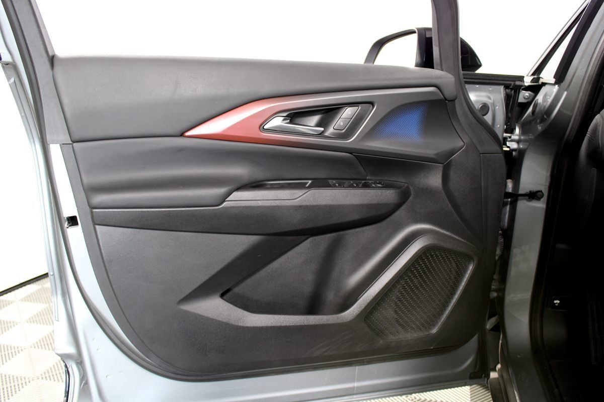 Used 2024 Chevrolet Equinox EV RS FWD image 26