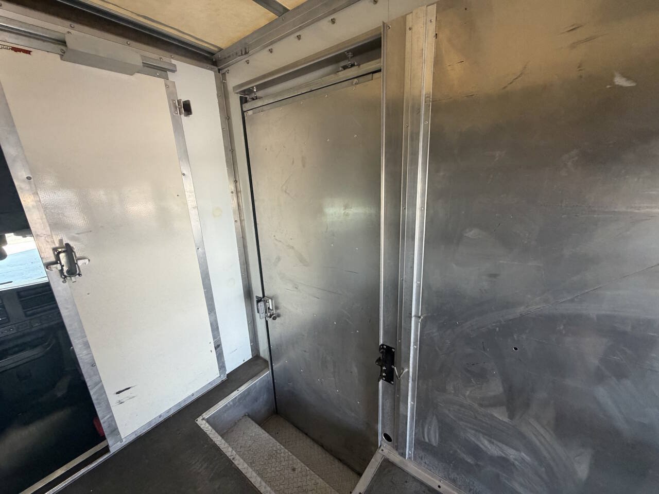 Used 2021 Chevrolet Express 3500 w/ Power Convenience Package RWD image 17